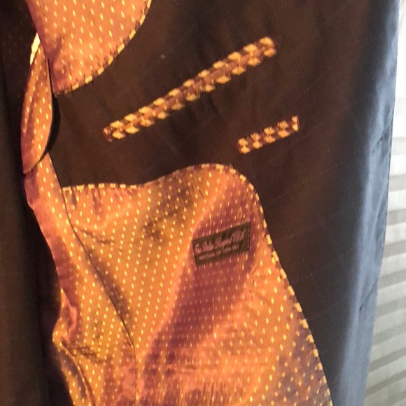 Dress suit - Picture 2 of 3